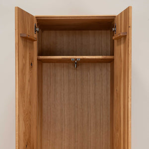 NordicStory Schrank mit 2 Türen aus massiver Eiche Genf, 60 x 45 x 200 cm.