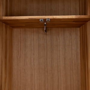 NordicStory Schrank mit 2 Türen aus massiver Eiche Genf, 60 x 45 x 200 cm.