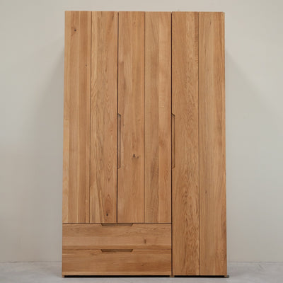 NordicStory Tron Kleiderschrank aus massiver Eiche, 135 x 55 x 220 cm.