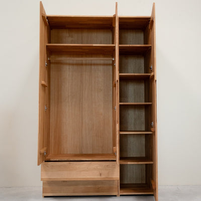 NordicStory Tron Kleiderschrank aus massiver Eiche, 135 x 55 x 220 cm.