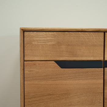 NordicStory Bremen 2 Sideboard aus massiver Eiche, 135 x 42 x 90 cm.