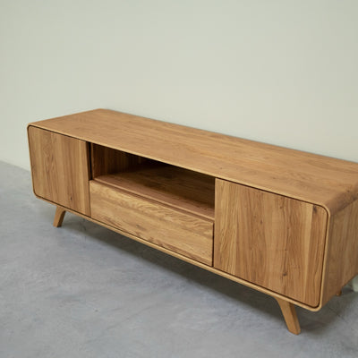 NordicStory TV-Ständer aus massiver Eiche Geneva 2, 180 x 45 x 55 cm.