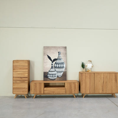 NordicStory TV-Ständer aus massiver Eiche Geneva 2, 180 x 45 x 55 cm.