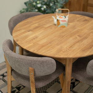 Runder ausziehbarer Esstisch aus massiver Eiche Escandi 6, 93-123 x 93 x 75 cm | NordicStory