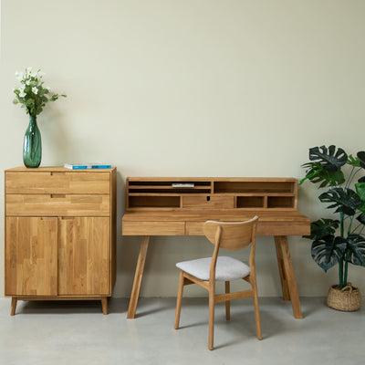 NordicStory Einstein 2 Schreibtisch aus massiver Eiche mit schwebendem Regal 140 x 55 x 106 cm.