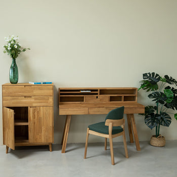 NordicStory Einstein 2 Schreibtisch aus massiver Eiche mit schwebendem Regal 140 x 55 x 106 cm.