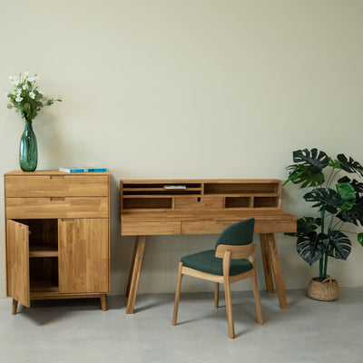 NordicStory Einstein 2 Schreibtisch aus massiver Eiche mit schwebendem Regal 140 x 55 x 106 cm.