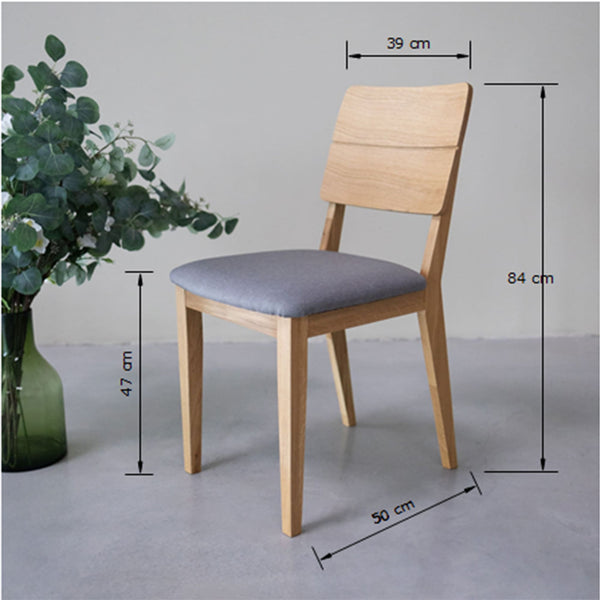 NordicStory Packung mit gepolsterten Esszimmerstühlen aus massiver Eiche aus der Mauritz-Kollektion Möbel in nordischer grauer Farbe mit modernem Design Eiche.