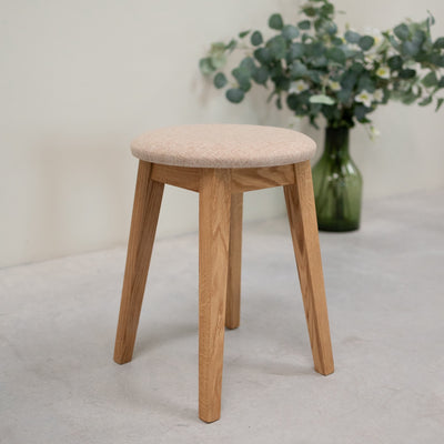 NordicStory 2er oder 4er Pack Massivholz-Esszimmerhocker Diana, gepolstert