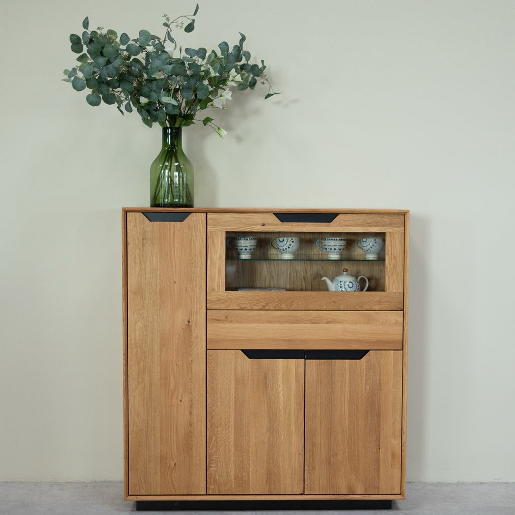 NordicStory Massivholzvitrine Eiche Bremen 3, 124 x 38 x 134 cm.