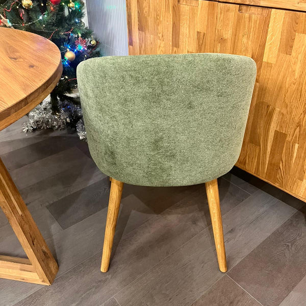 Armlehnstuhl Ana aus massiver Eiche mit Polsterung | VESKOR