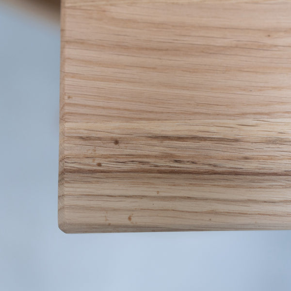 Ausziehbarer Esstisch aus massiver Eiche L2