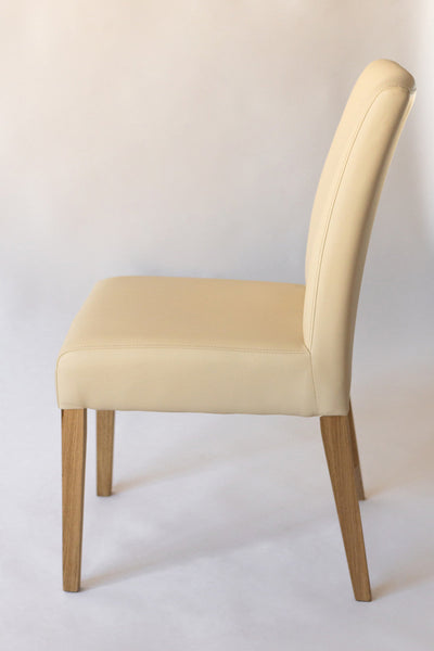 2er- oder 4er-Pack Malaga Esszimmerstühle, Gestell Eiche massiv, Polsterung Beige | NordicStory