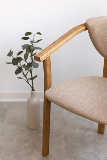 2er- oder 4er-Pack Alexis Esszimmerstühle, Gestell Eiche massiv, Polsterung Beige | NordicStory