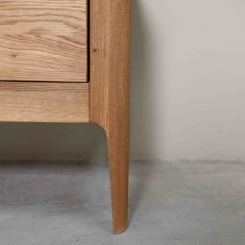 Atlanta Nachttisch Eiche massiv, 56,2 x 38,2 x 47 cm | NordicStory