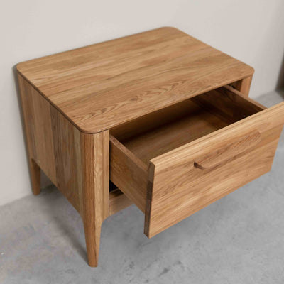 Atlanta Nachttisch Eiche massiv, 56,2 x 38,2 x 47 cm | NordicStory