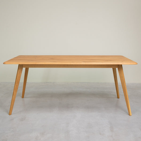 Mesa rectangular de comedor de madera maciza de roble Geneva | NordicStory