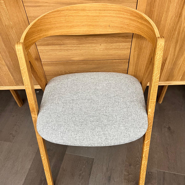 2er- oder 4er-Pack Oscar Esszimmerstühle Eiche massiv, gepolstert | VESKOR