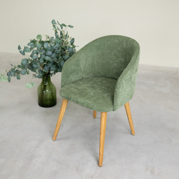 Armlehnstuhl Ana aus massiver Eiche mit Polsterung | VESKOR