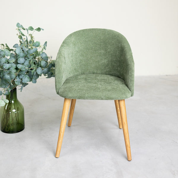 Armlehnstuhl Ana aus massiver Eiche mit Polsterung | VESKOR