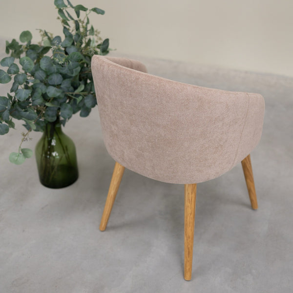 Armlehnstuhl Ana aus massiver Eiche mit Polsterung | VESKOR