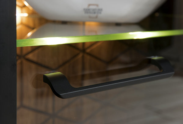 LoftStory Eichenholzvitrine modernes nordisches Design