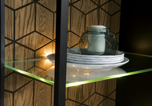 LoftStory Eichenholzvitrine modernes nordisches Design