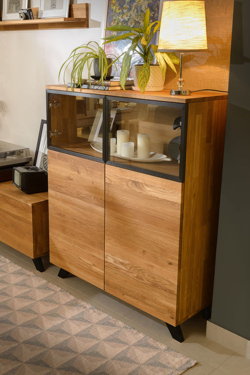 NordicStory Kommode aus massiver Eiche mit schwarzen Metallbeinen Moritz