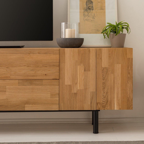 TV-Ständer Wardi Eiche massiv, 220 x 40 x 65 cm | NordicStory