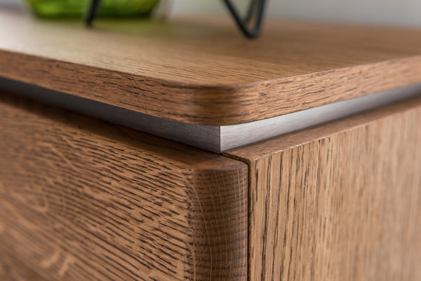 NordicStory Kommode oder TV-Ständer aus massiver Eiche mit rustikalem, skandinavischem Design 