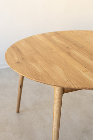 NordicStory Ausziehbarer Esstisch aus massiver Eiche Escandi 4 120-155 x 120 x 75 cm.